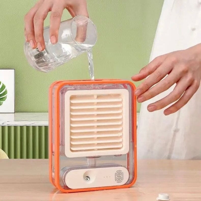 Compact cooling fan with mist
