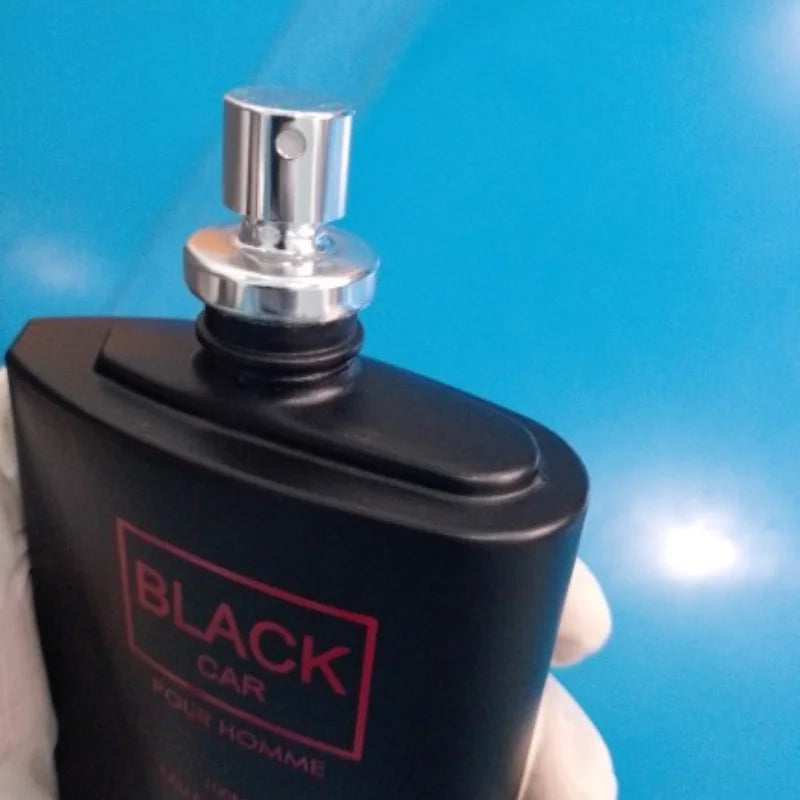 Unisex fresh woody perfume.