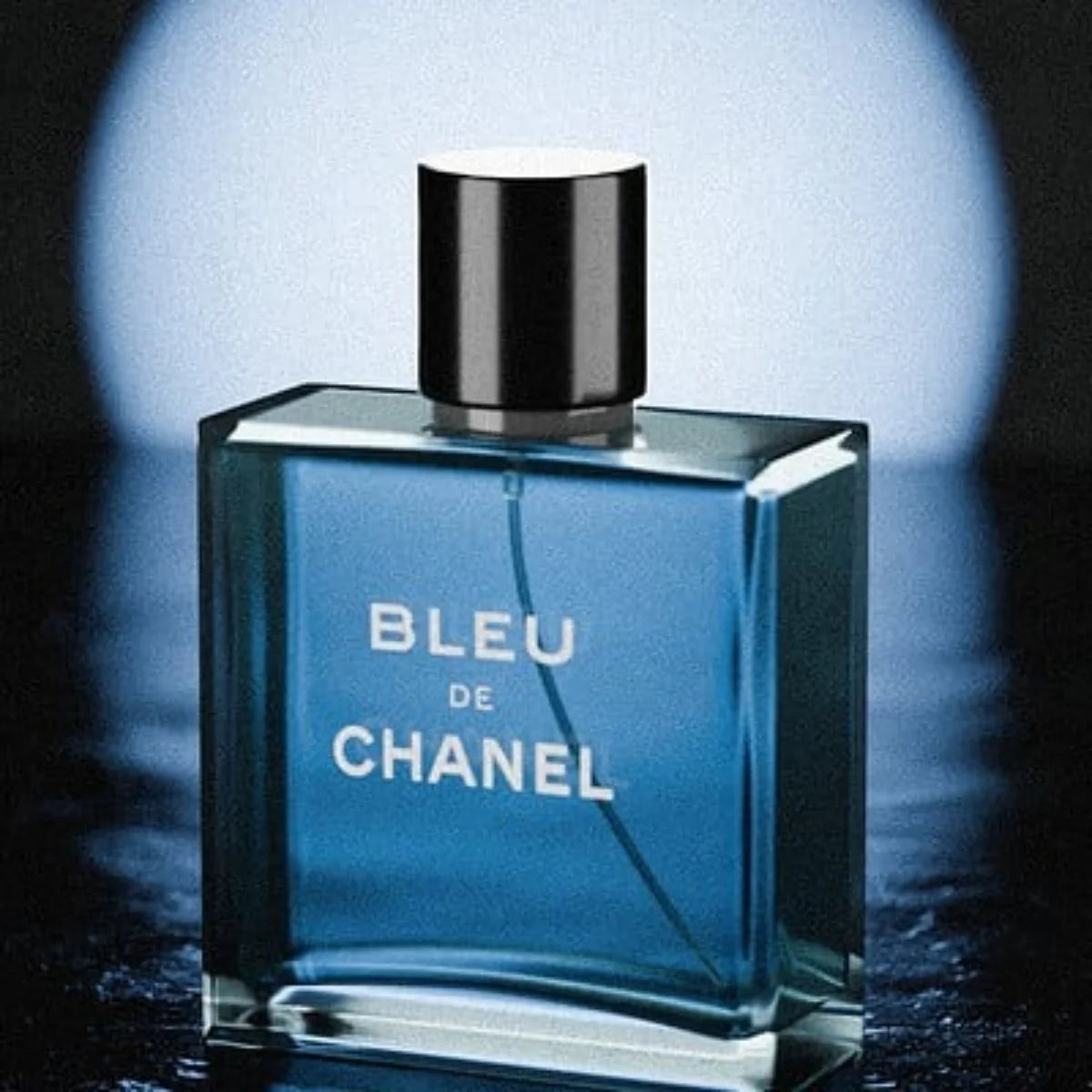 Bold and elegant men’s perfume