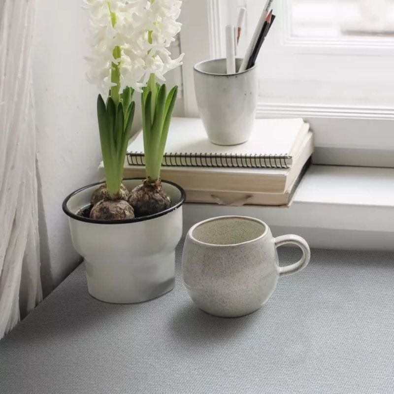 Keep surfaces fresh organized