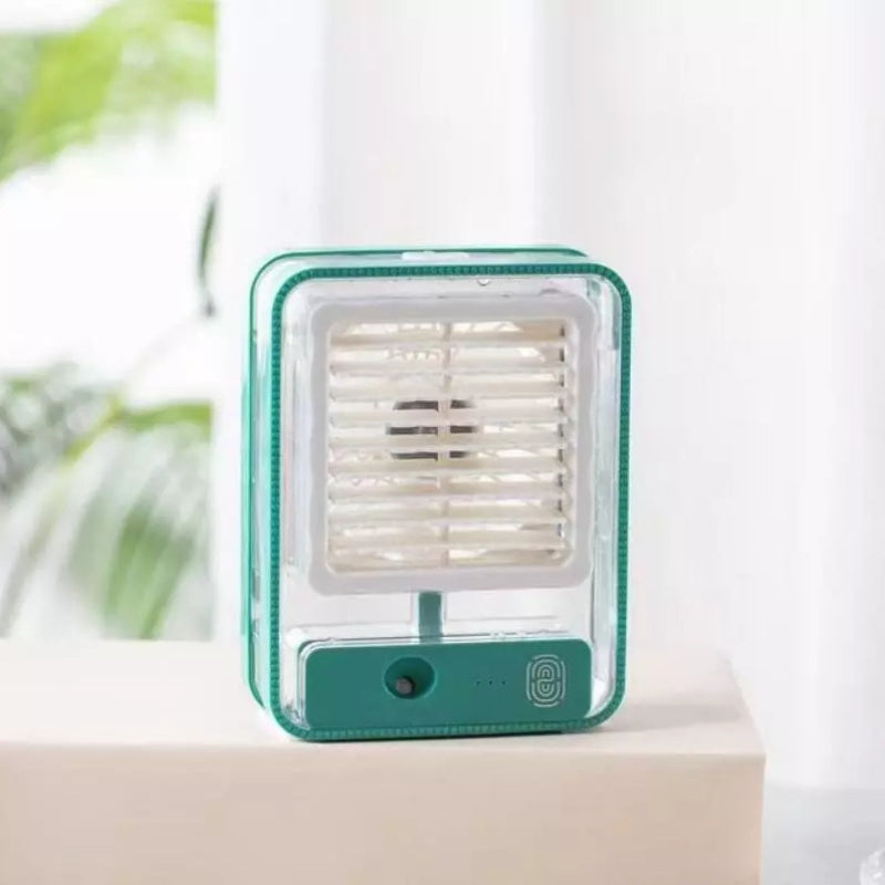 Compact cooling fan with mist