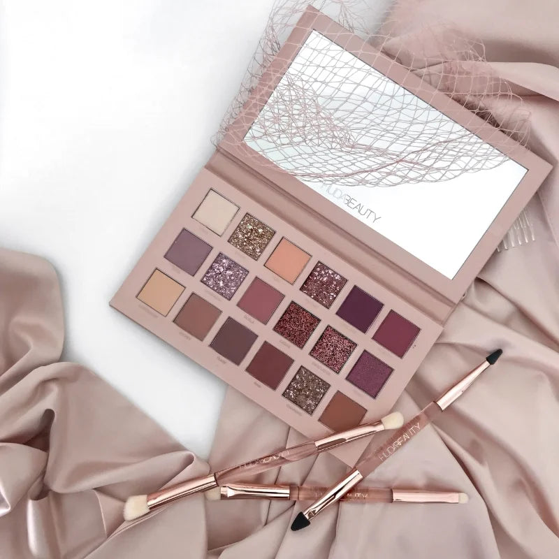 Versatile pigmented eye palette