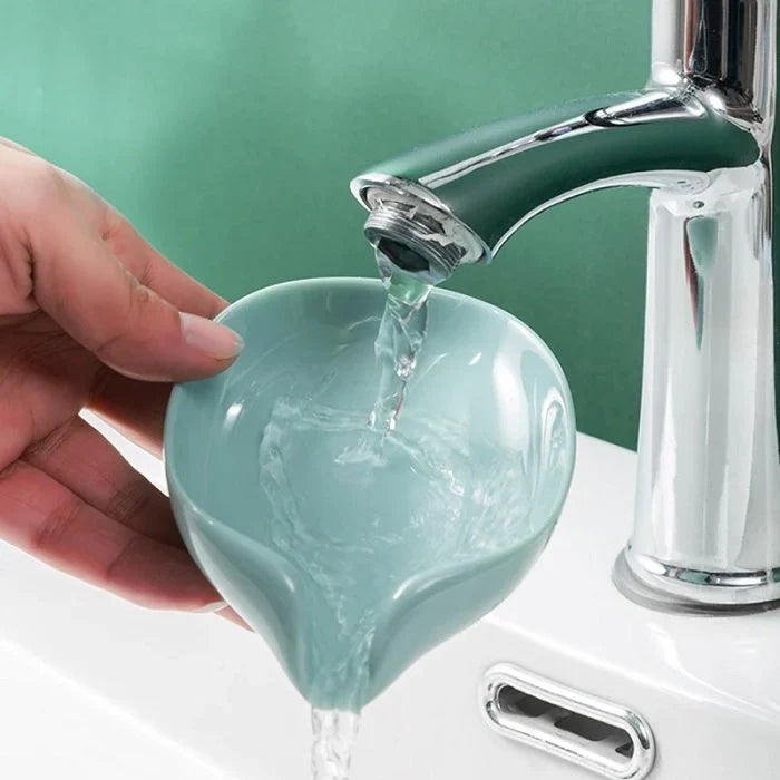 Fast-drying soap holder with suction