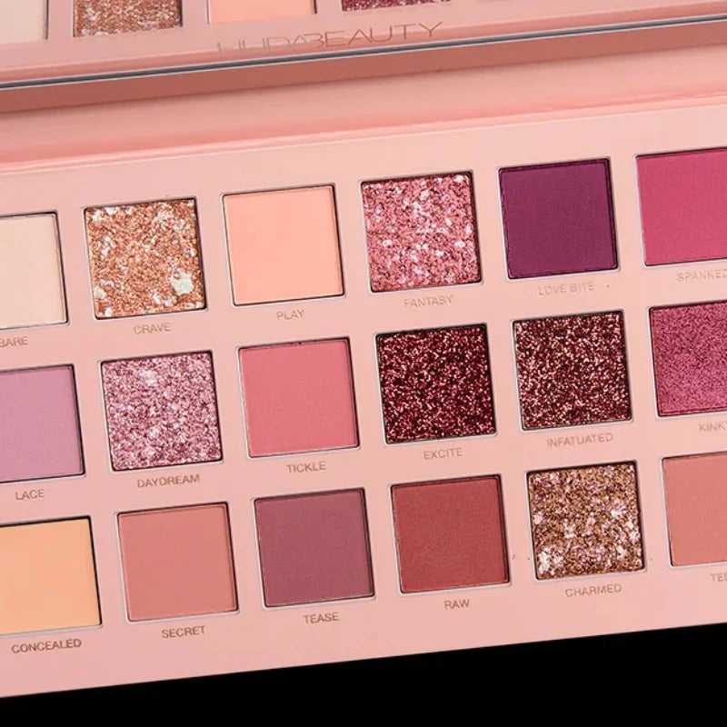 Versatile pigmented eye palette